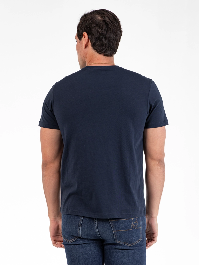 POLERA ESSENTIAL CON FIRMA BORDADA - 4