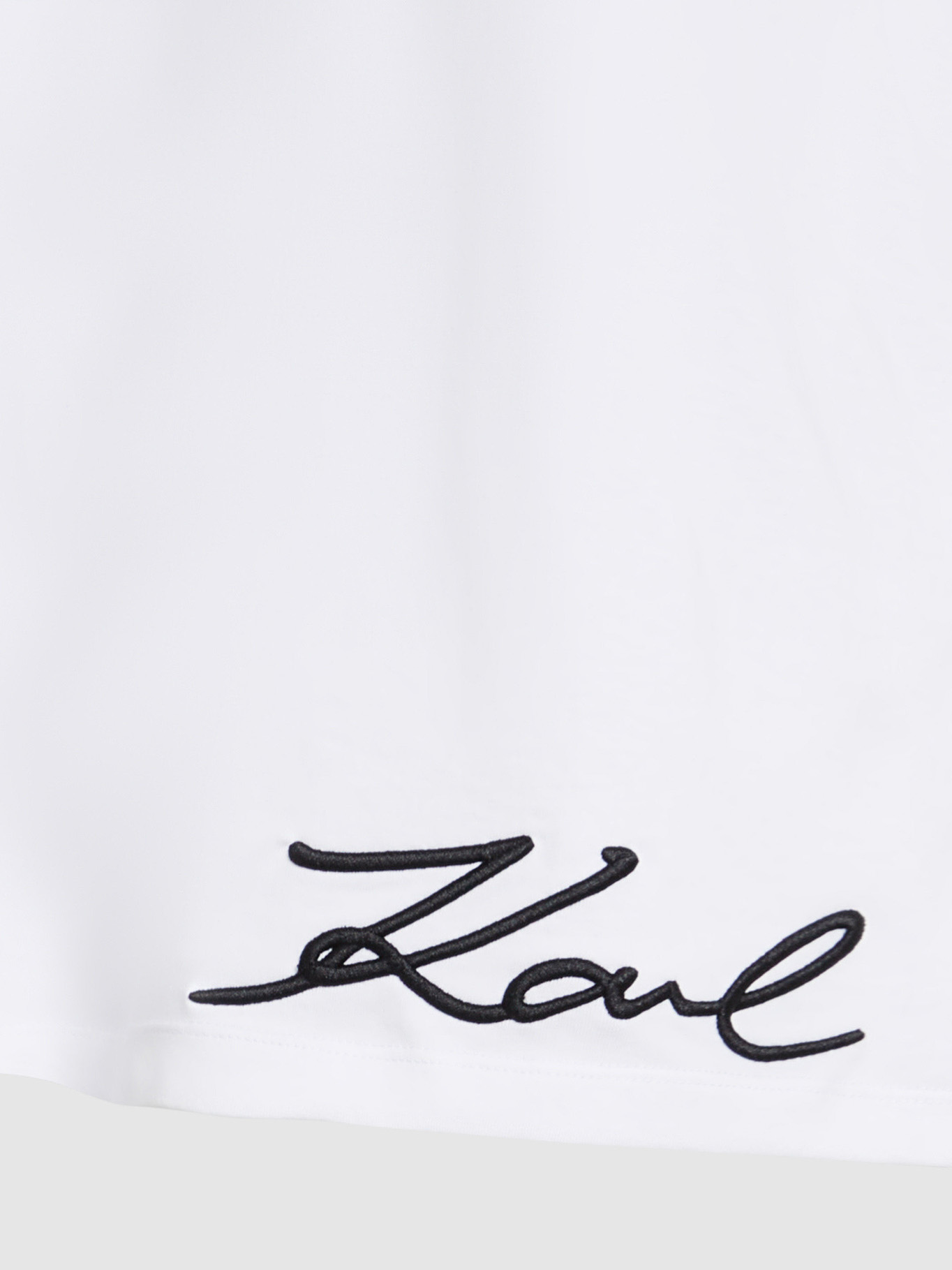 POLERA CON FIRMA DE KARL BORDADA - 3