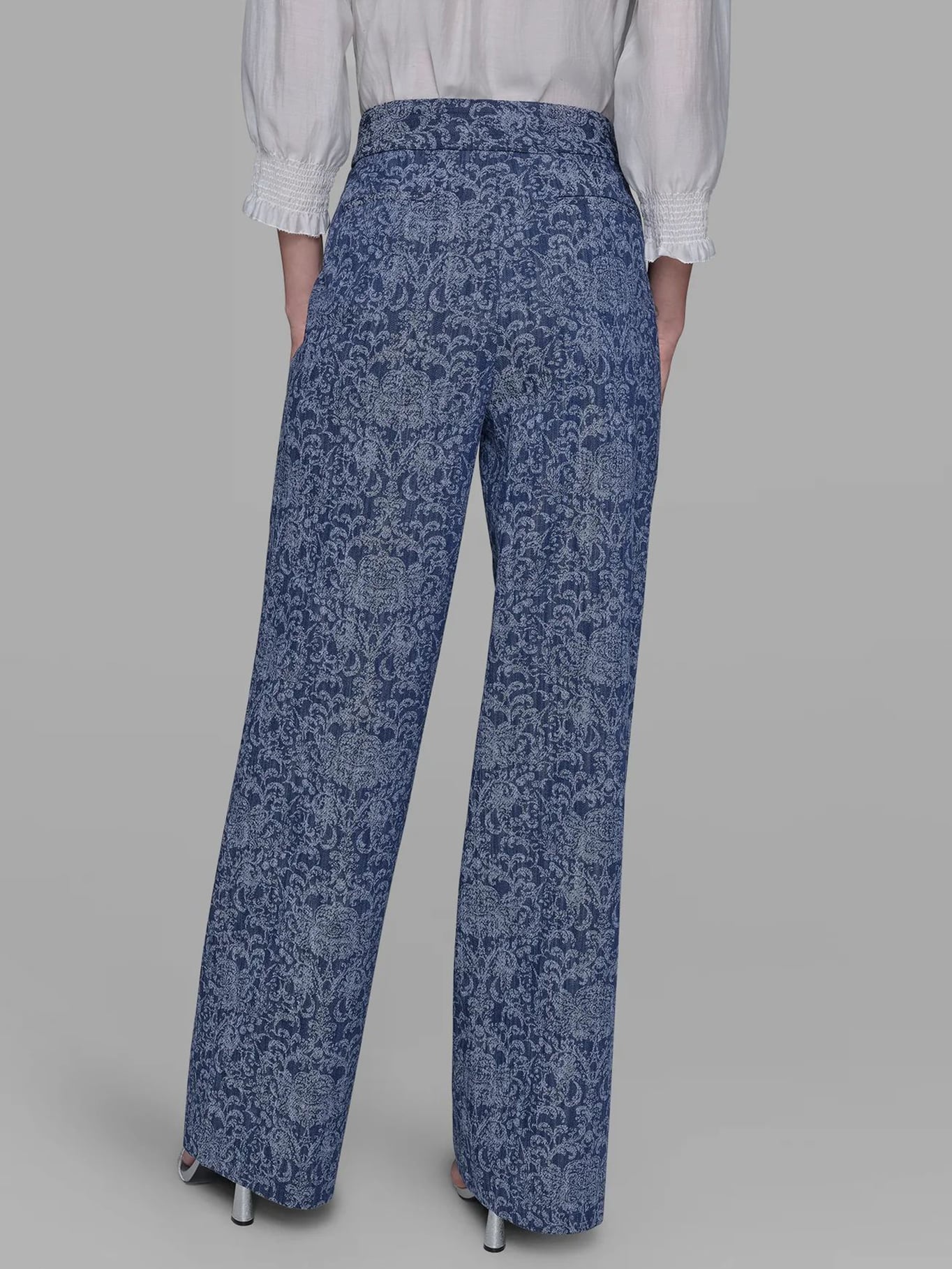 PANTALON DENIM FLARE CON ESTAMPADO BARROCO - 4