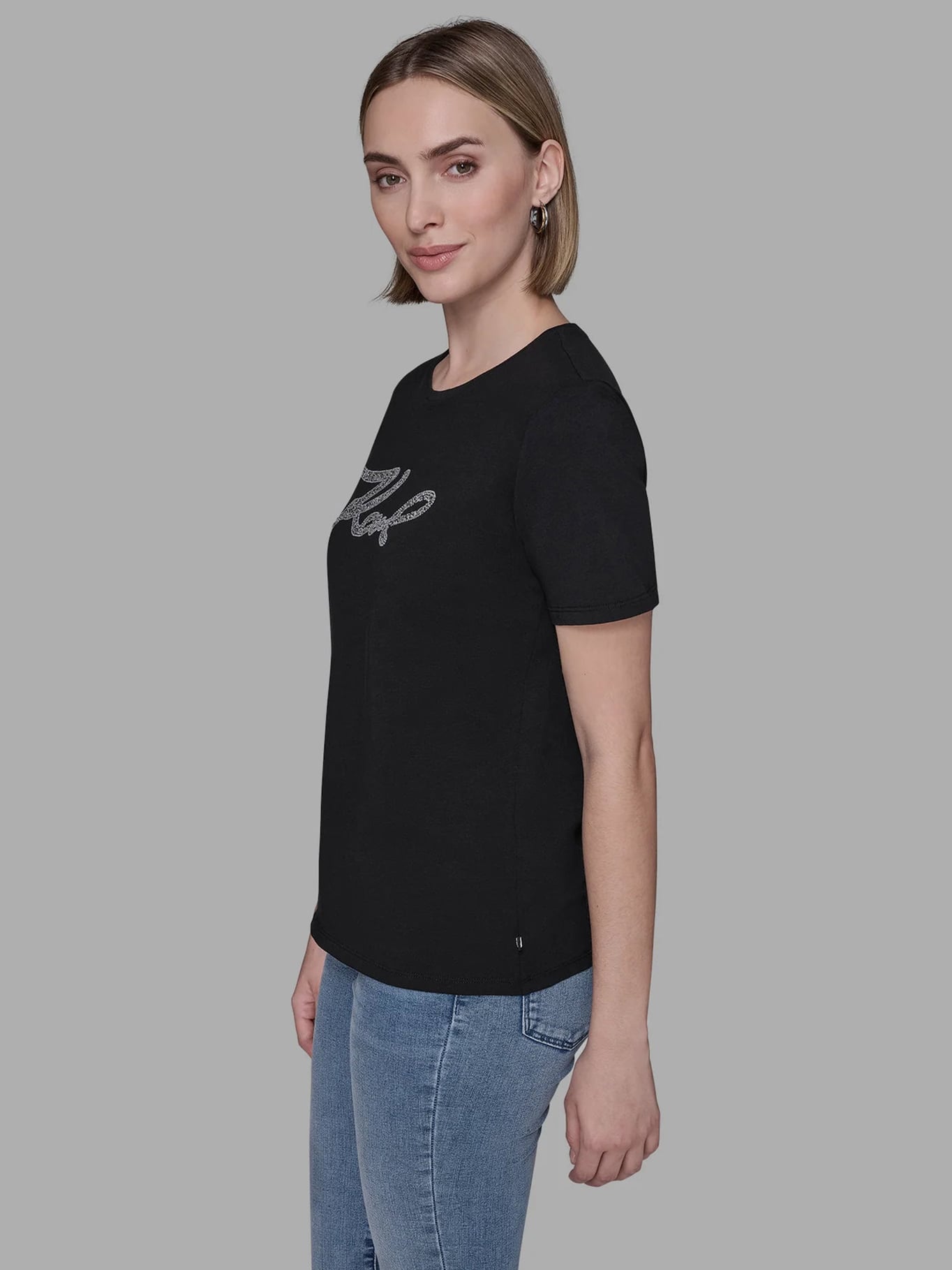 POLERA CON GRAFICO DE FIRMA DE KARL - 4