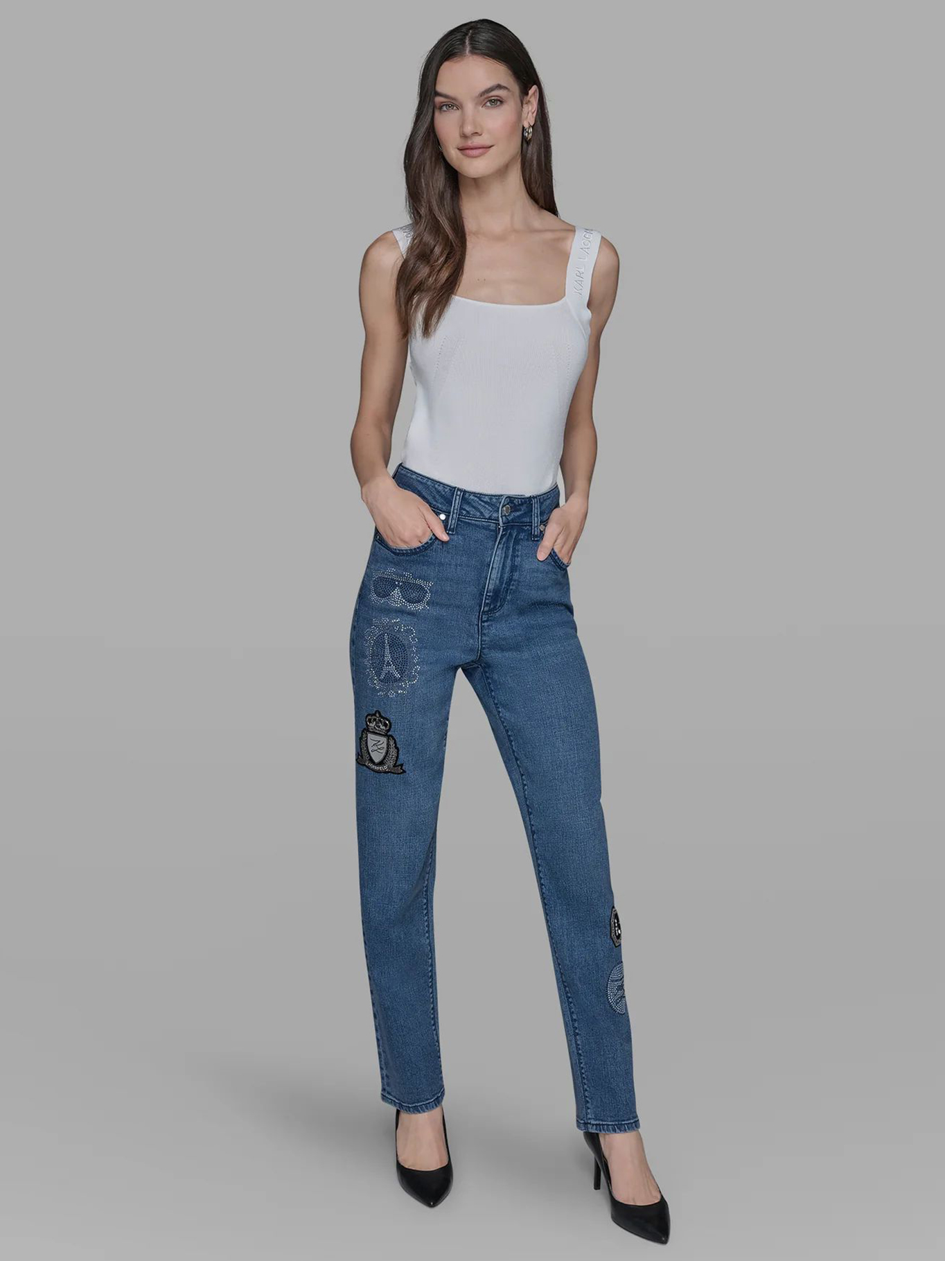 JEANS CON DISEÑO DE PARCHES - 2