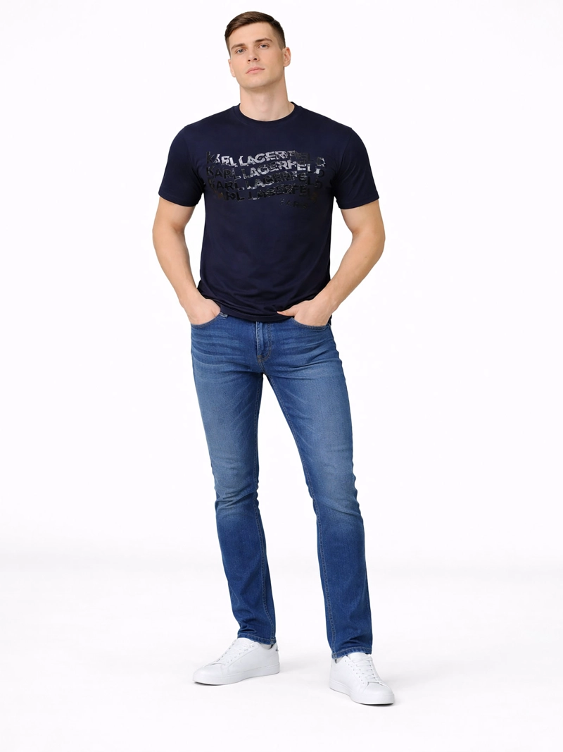 POLERA CON ESTAMPADO GRAFICO DE LOGO EN EFECTO OLA - 1