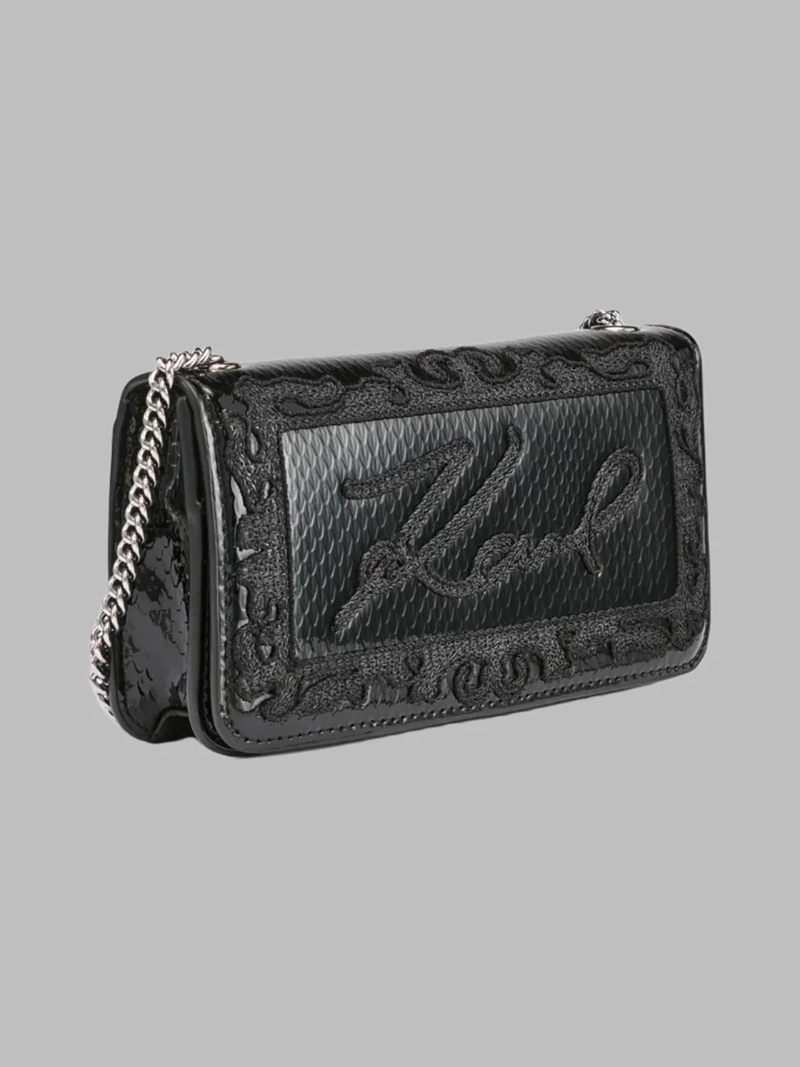 CARTERA DE HOMBRO CON LOGO BORDADO Y CADENA METALICA - 3