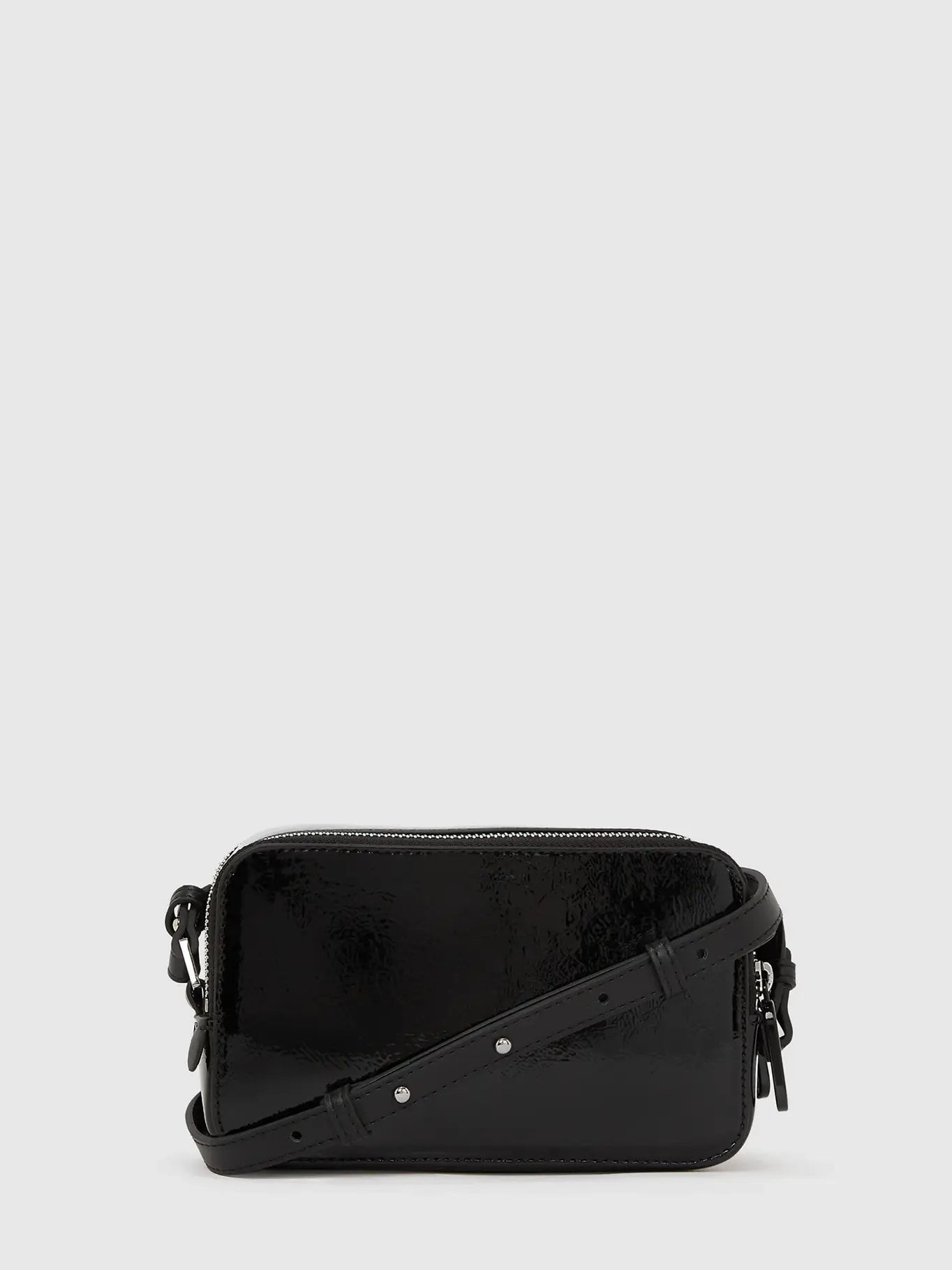 CARTERA CAMERABAG CON EFECTO BRILLANTE Y LOGO METALICO - 3
