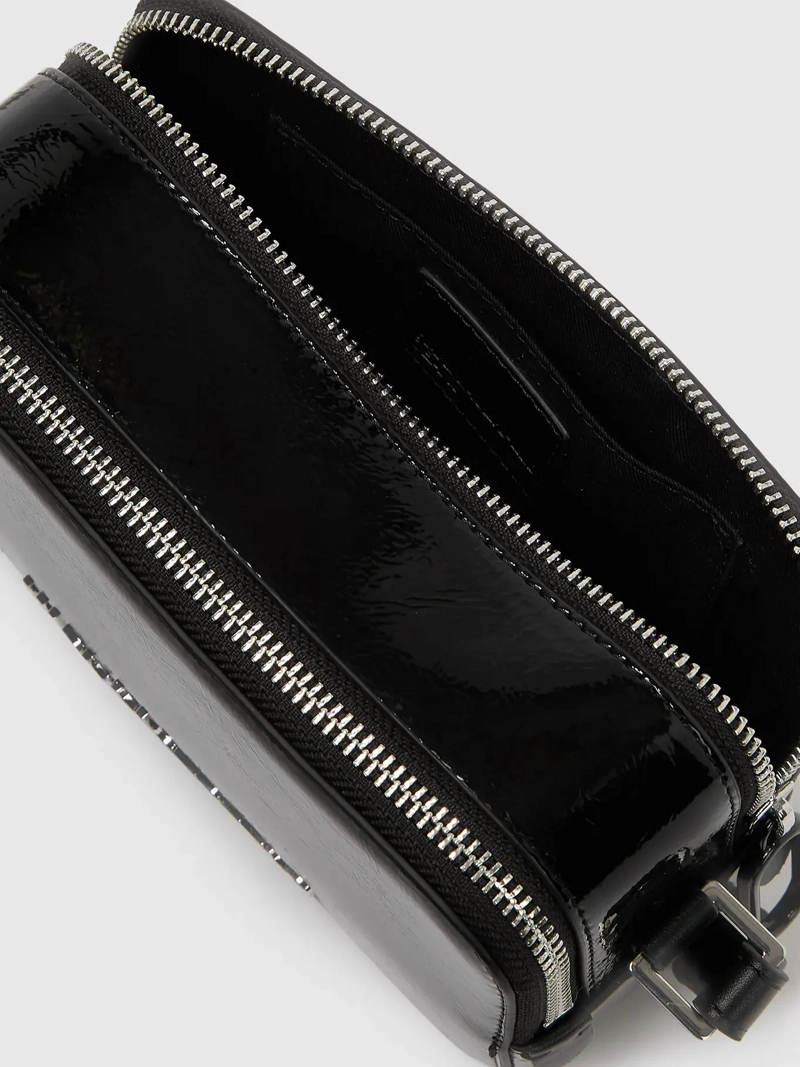 CARTERA CAMERABAG CON EFECTO BRILLANTE Y LOGO METALICO - 4