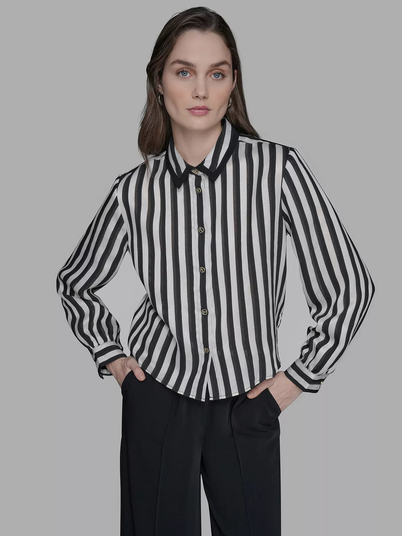 CAMISA MANGA LARGA CON PATRON DE RAYAS Y BOLSILLOS FRONTALES - 1