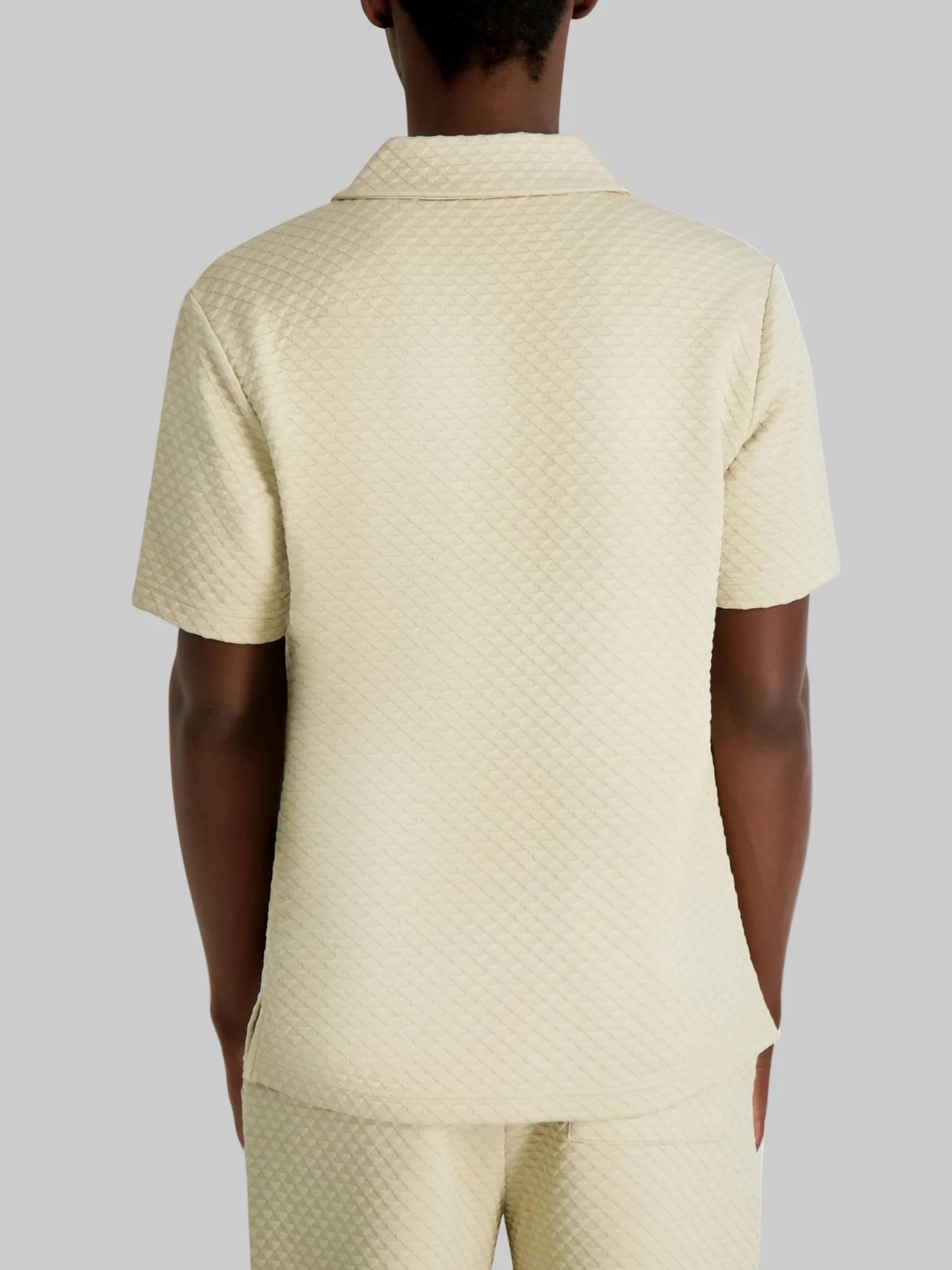 POLO DE JACQUARD CON DISEÑO TRIANGULAR - 3
