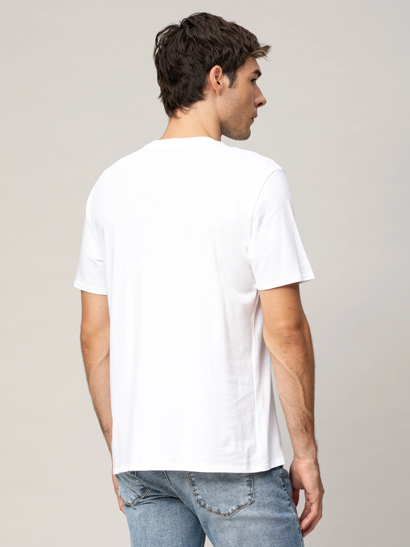 POLERA CON ESTAMPADO DE KARL BORDADO COMPLETO - 3