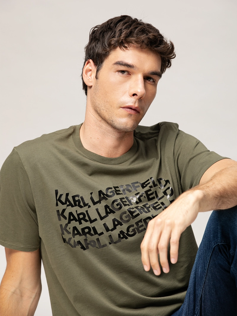 POLERA CON ESTAMPADO GRAFICO DE LOGO EN EFECTO OLA - 4
