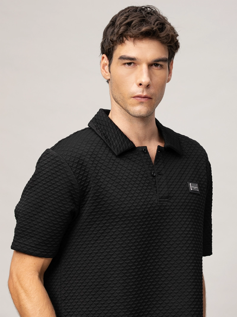 POLO DE JACQUARD CON DISEÑO TRIANGULAR - 4