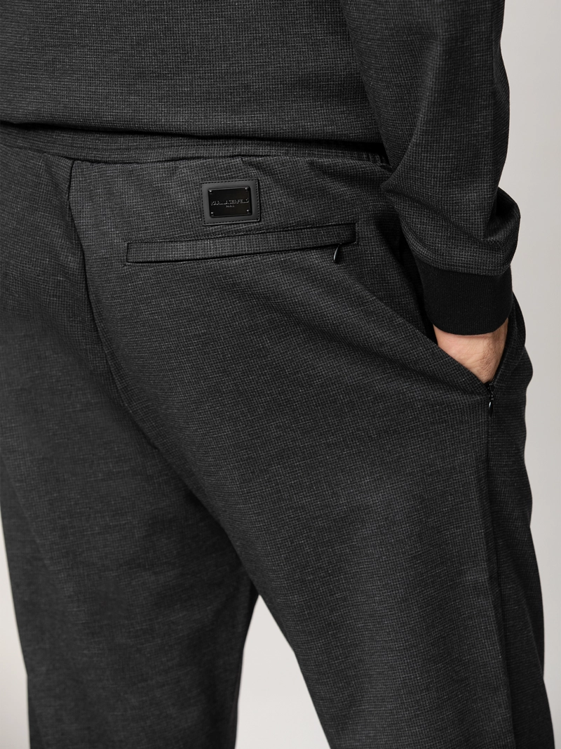 PANTALON DE FELPA TEXTURIZADA CON LOGO - 4