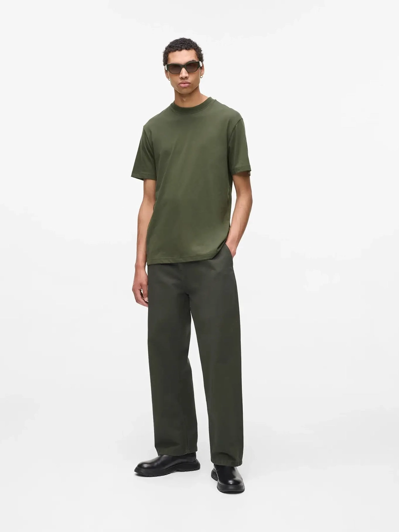 POLERA DE CORTE REGULAR CON PARCHE DE GOMA - 2