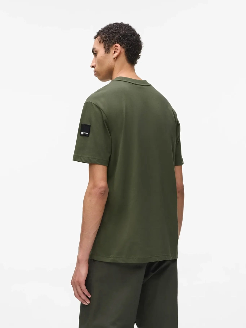POLERA DE CORTE REGULAR CON PARCHE DE GOMA - 3