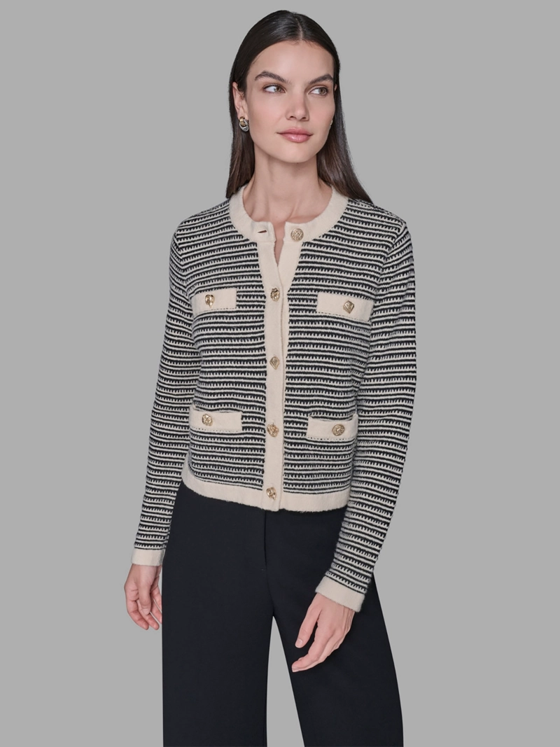 CARDIGAN ESTAMPADO CON BOLSILLOS Y BOTONES DECORATIVOS - 1