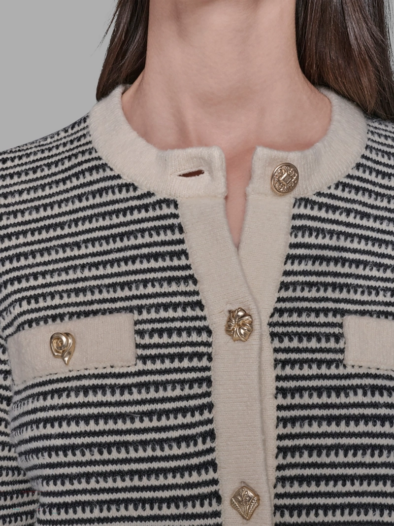 CARDIGAN ESTAMPADO CON BOLSILLOS Y BOTONES DECORATIVOS - 5