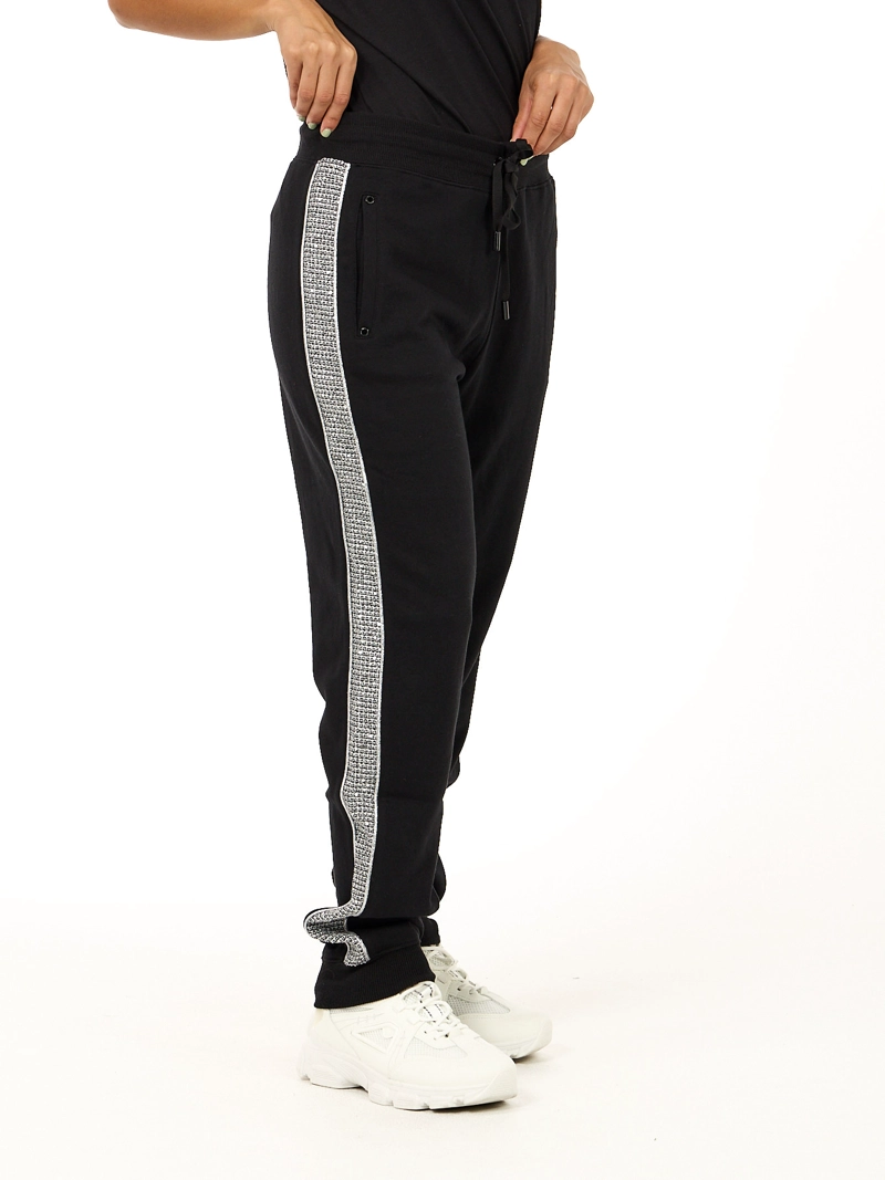 JOGGER CON DETALLES BRILLANTES - 2