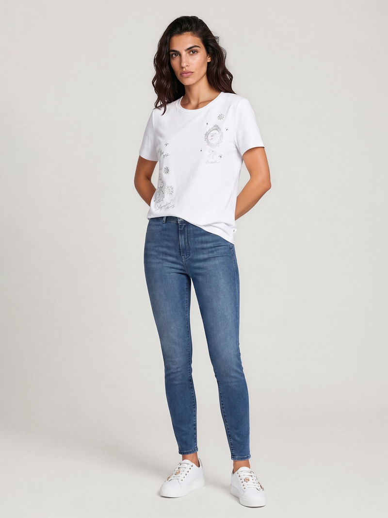 POLERA DE MANGA CORTA CON DETALLES DISTINTIVOS DE KARL - 2