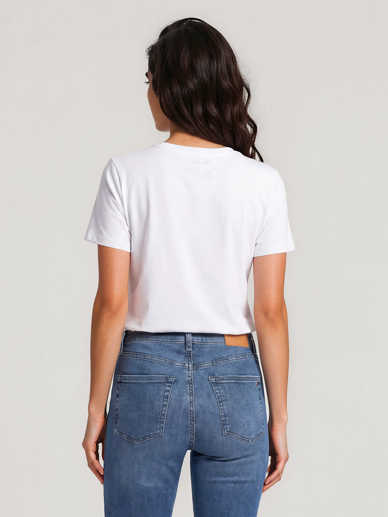 POLERA DE MANGA CORTA CON DETALLES DISTINTIVOS DE KARL - 4