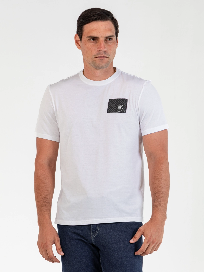 POLERA CON ETIQUETA K LOGO - 1