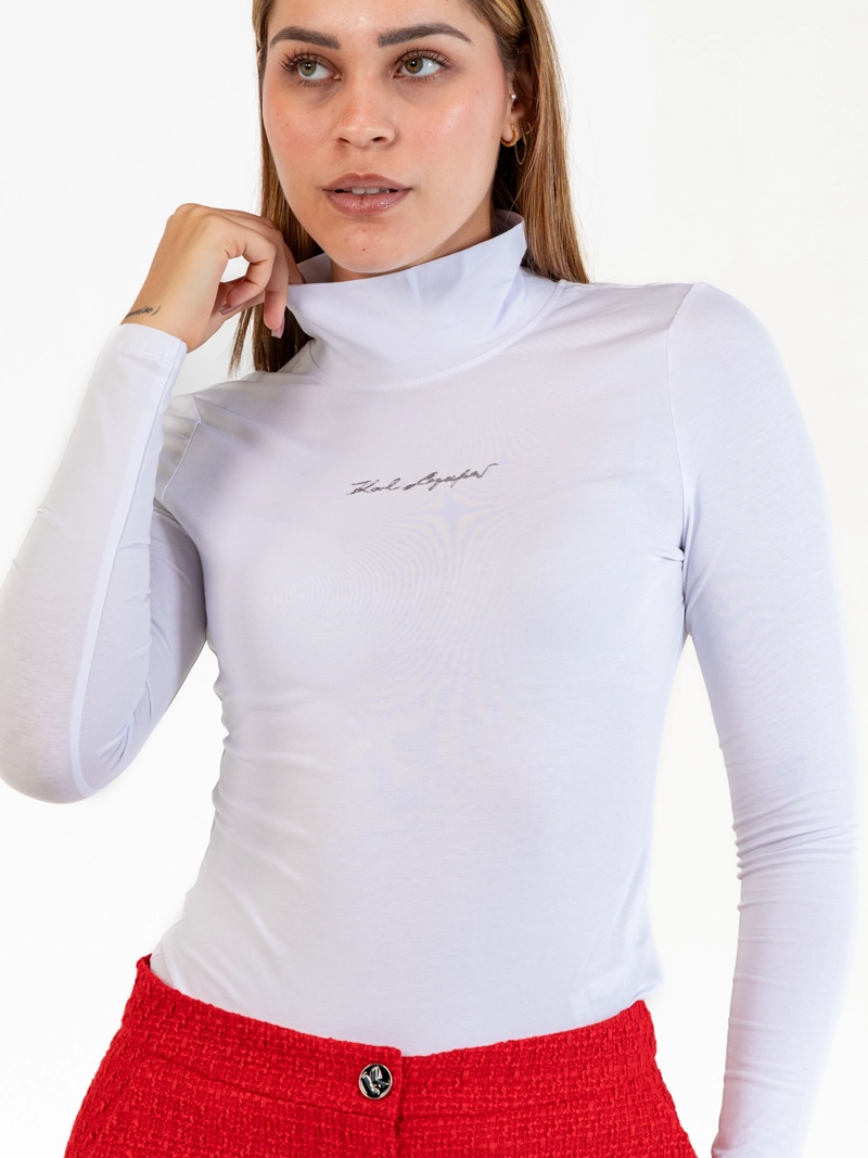 POLERA DE CUELLO ALTO CON FIRMA - 5