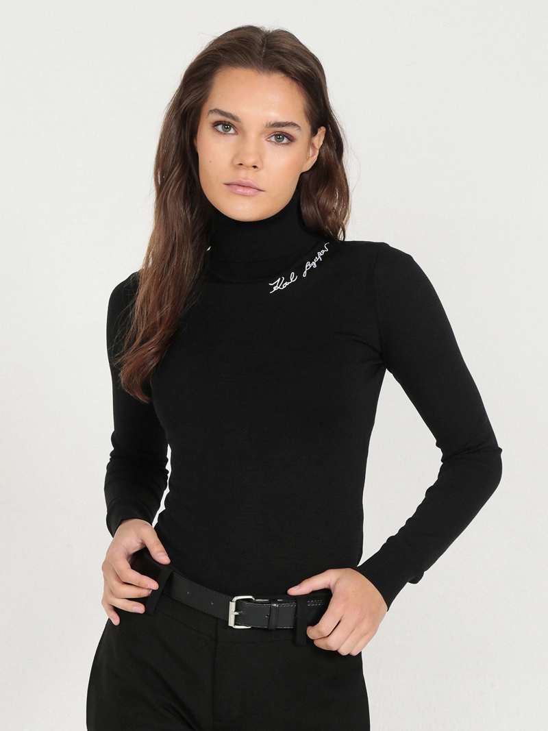 SWEATER DE CUELLO TORTUGA CON LOGO BORDADO - 1