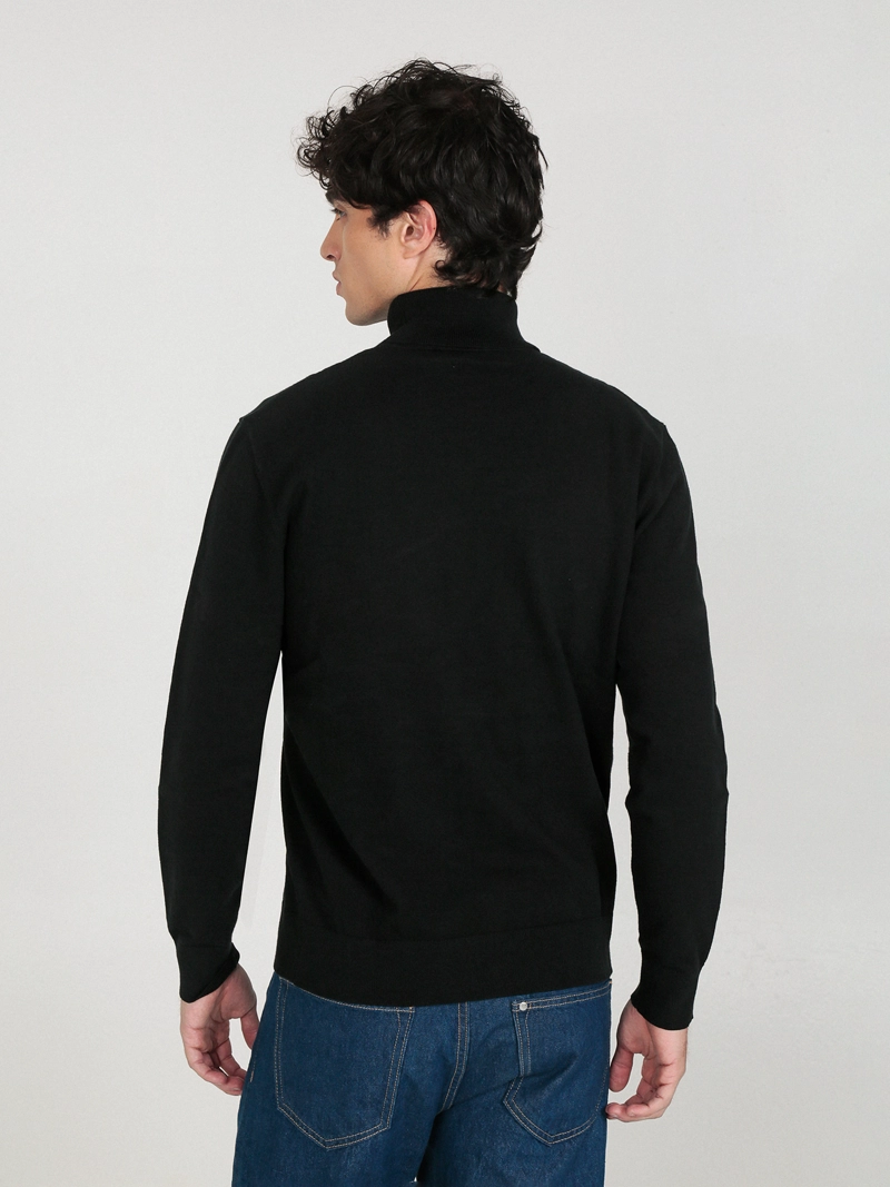 SWEATER DE CUELLO ALTO CON ETIQUETA TEJIDA - 4