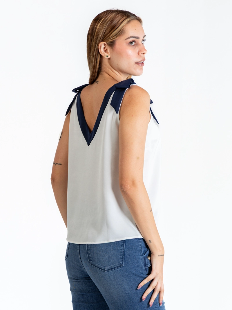 TOP DE PUNTO CON CUELLO BARCO Y LAZOS - 4