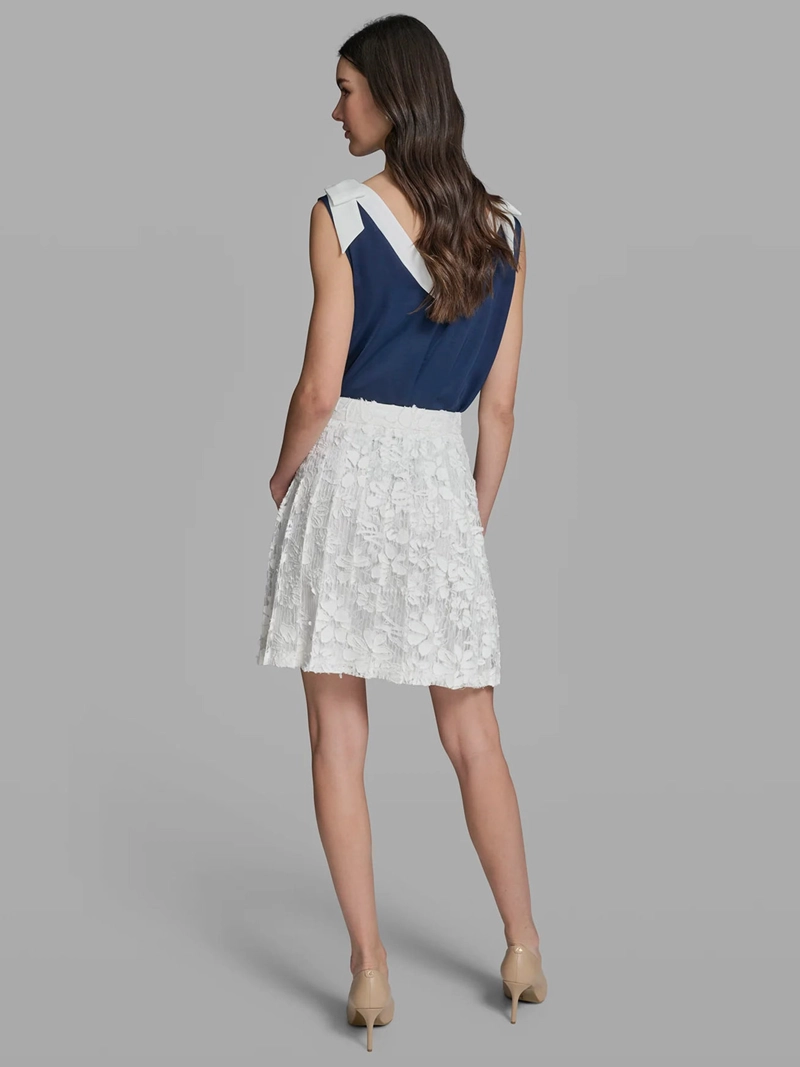 FALDA MINI DE ENCAJE ESTILO PREPPY - 2
