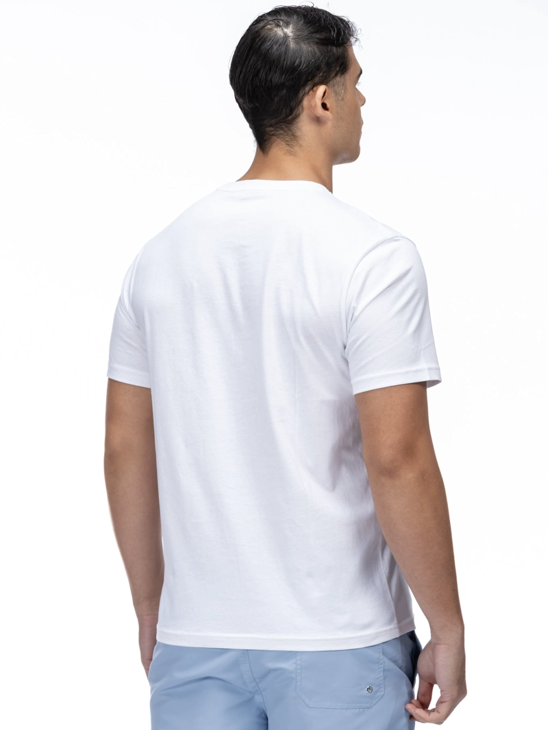 POLERA CON LOGO EN RELIEVE - 4