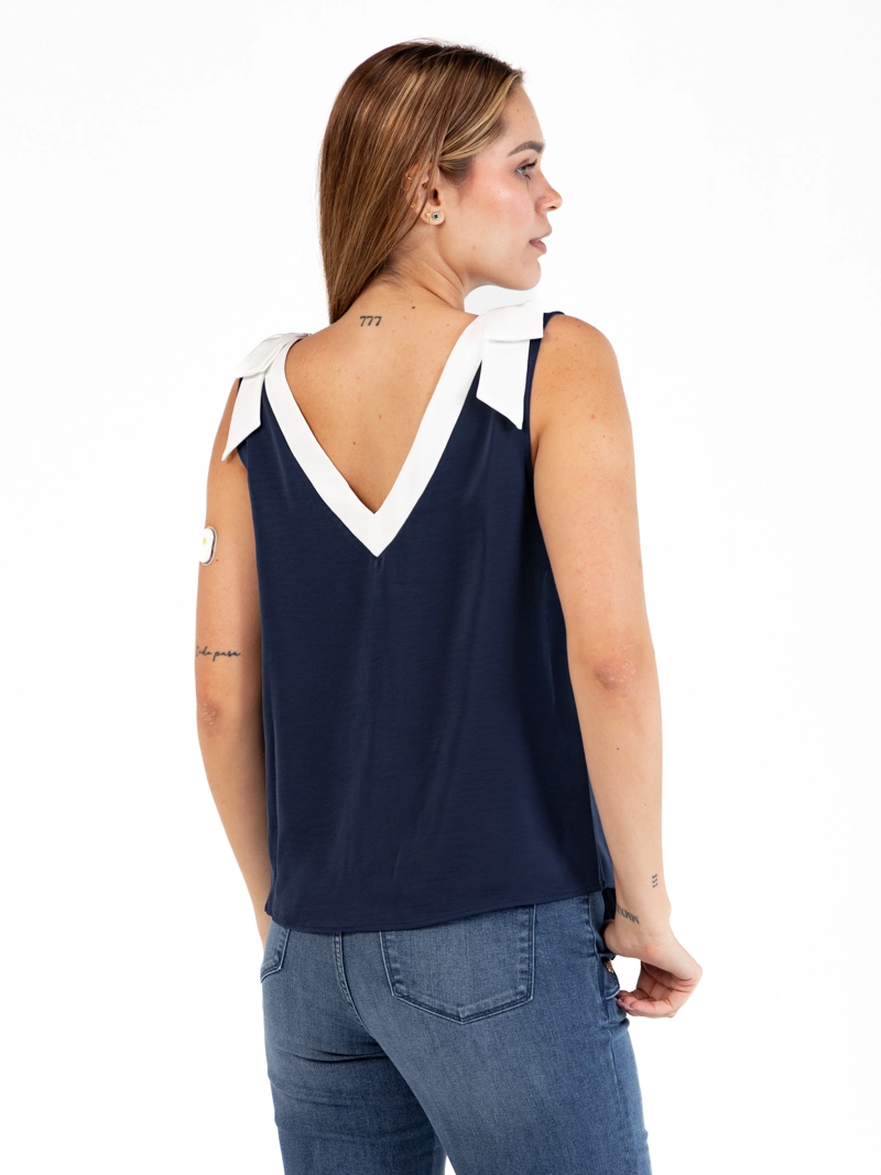 TOP DE PUNTO CON CUELLO BARCO Y LAZOS - 4