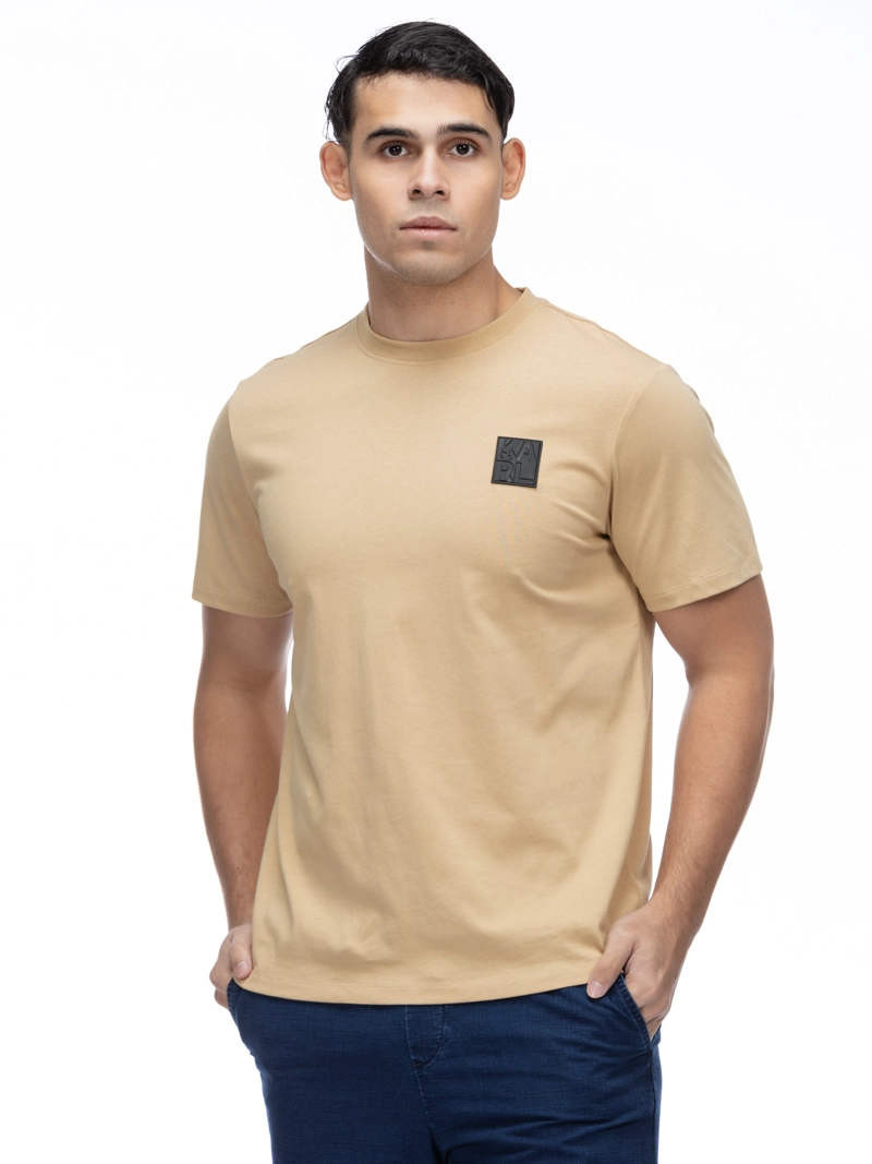 POLERA CON PARCHE DE GOMA - 1