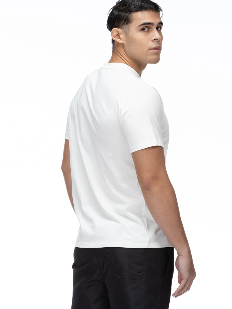 POLERA CON PARCHE DE GOMA - 4