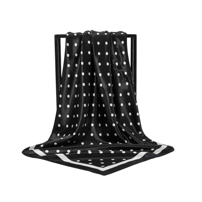 PAÑUELO SATINADO MUJER EN COLOR NEGRO DISEÑO LUNARES 70 X 70 CMS - 1