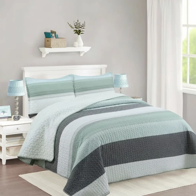 CUBRECAMA QUILT SHERPA 2PL W.M G - VERDE MENTA GRIS Y BLANCO. DISEÑO A FRANJAS HORIZONTALES - 3