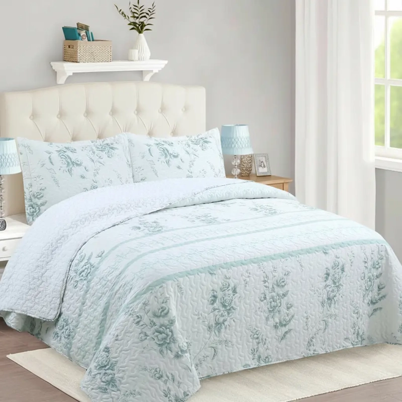 CUBRECAMA QUILT SHERPA 2PL W.M G CELESTE Y BLANCO DISEÑO FLORAL CELESTE VINTAGE - 1