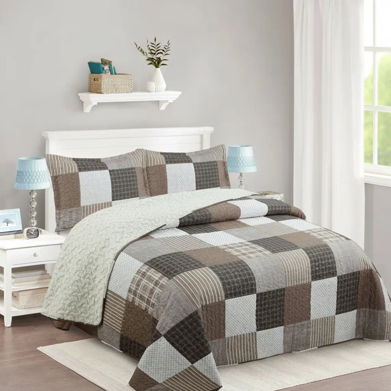 CUBRECAMA QUILT SHERPA 2PL W.M G CAFE  CHOCOLATE GRIS Y BEIG CUADROS TIPO PATCHWORK - 1