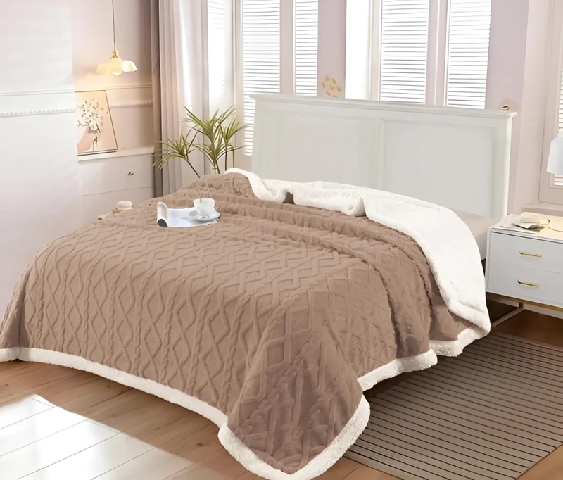 FRAZADA W.MG TRENSADO 2 PLAZAS 230X200 CM LIGERA TRENSADO 1.65 KG CAFE - 2