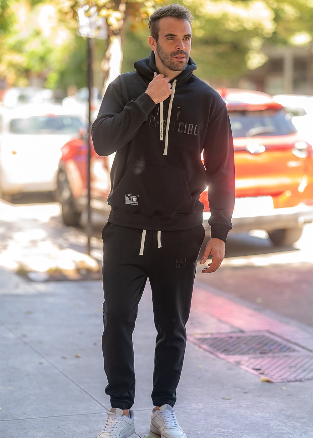 SET DE BUZO PARA HOMBRE, COMPUESTO POR POLERÓN CON GORRO Y JOGGER - 4