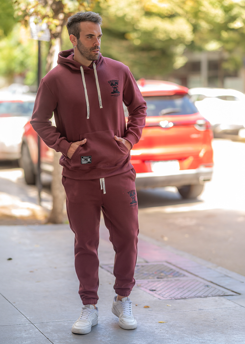SET DE BUZO PARA HOMBRE, COMPUESTO POR POLERÓN CON GORRO Y JOGGER - 4