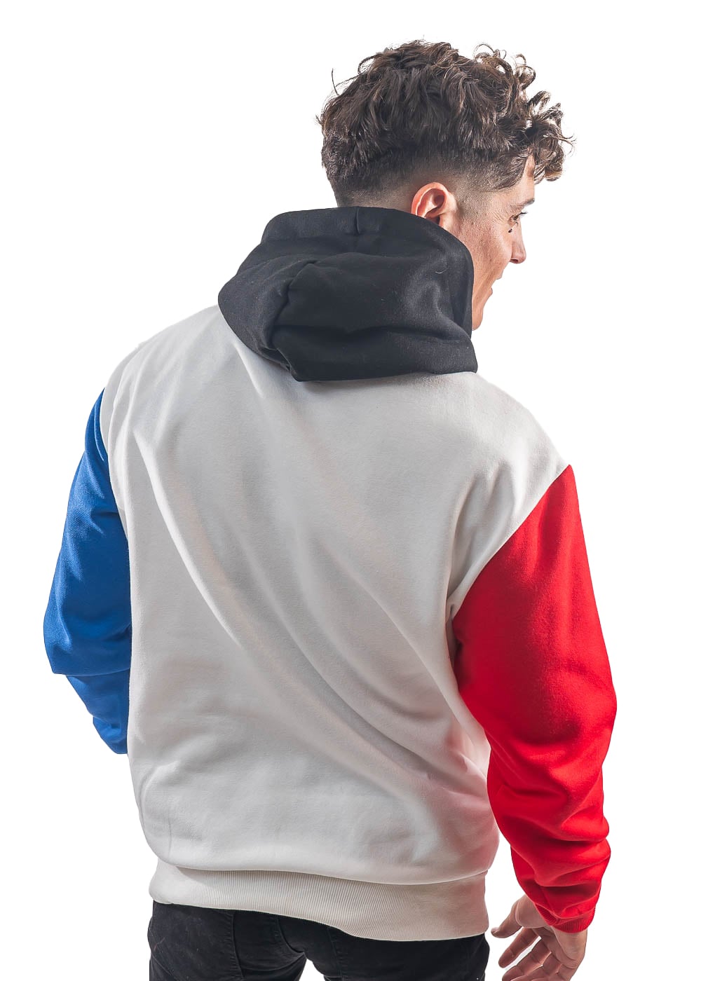POLERÓN CON GORRO Y BOLSILLO CANGURO, DISEÑO TRICOLOR. - 2