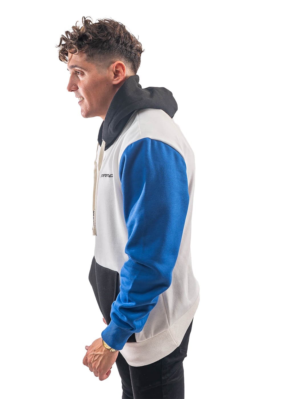 POLERÓN CON GORRO Y BOLSILLO CANGURO, DISEÑO TRICOLOR. - 3