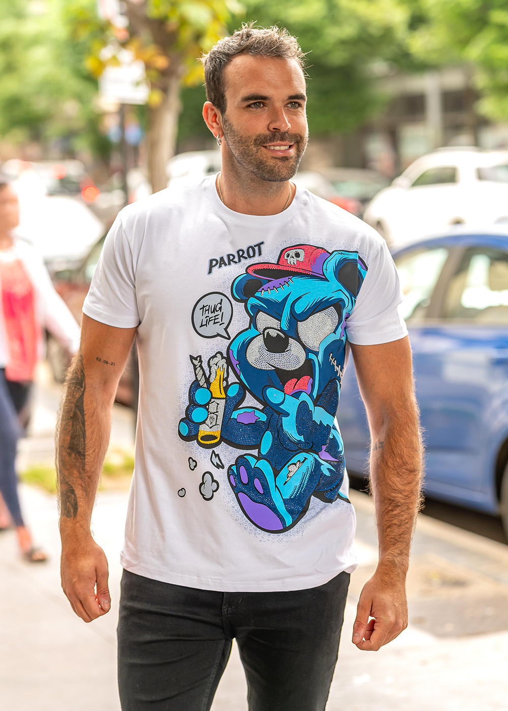 POLERA CON ESTAMPADO DE PEDRERÍA - 4