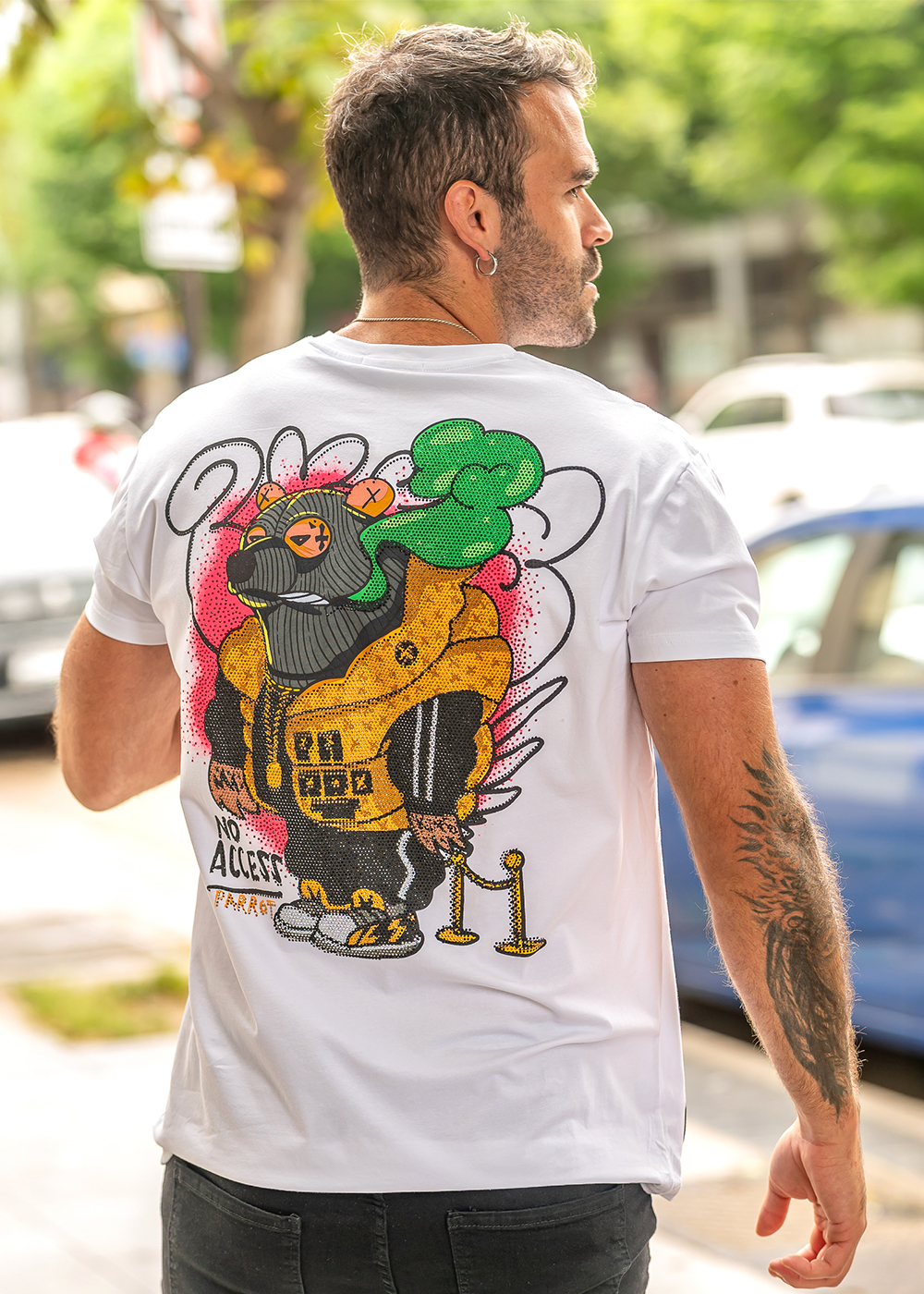 POLERA CON ESTAMPADO DE PEDRERÍA - 5