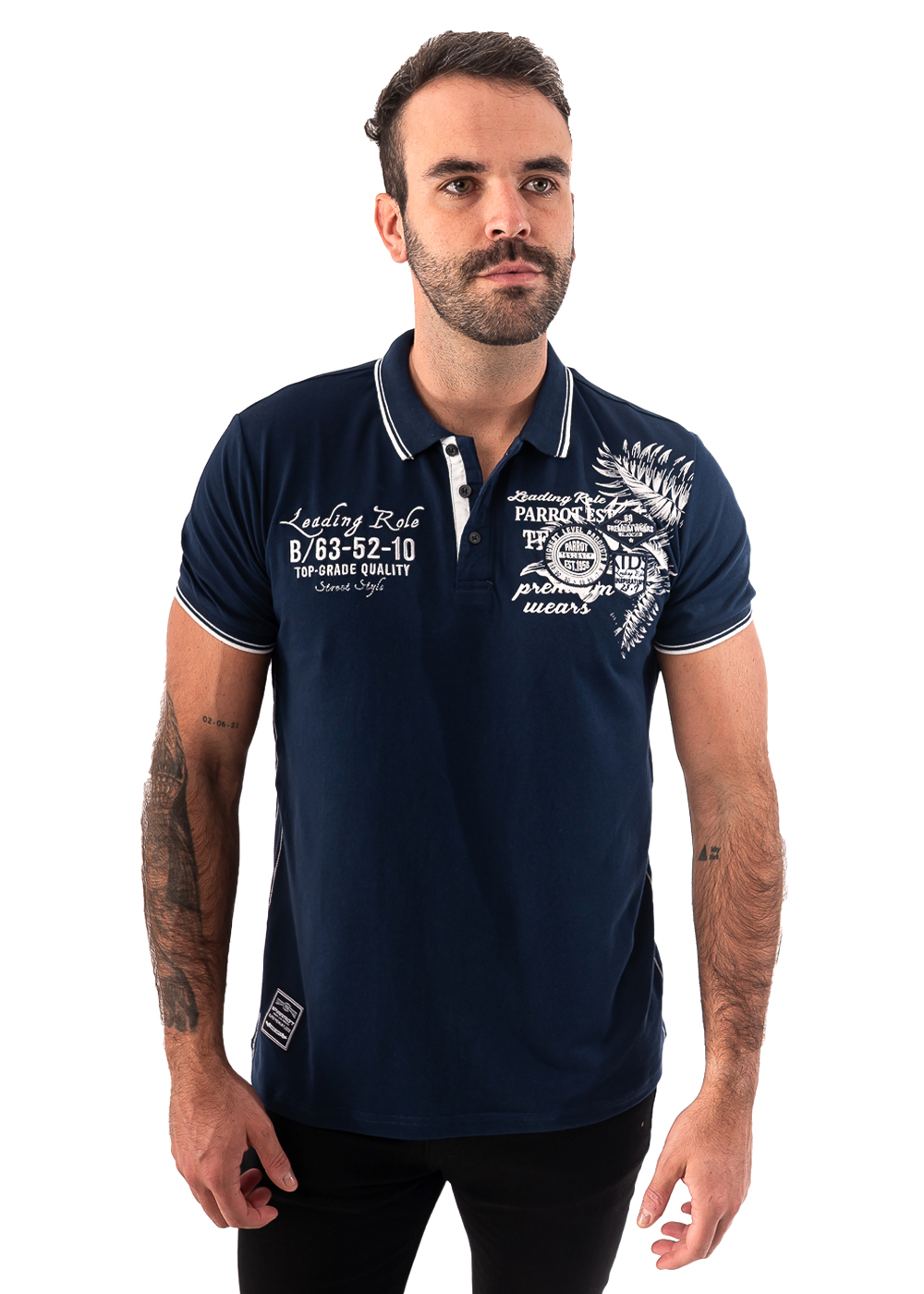 POLERA MANGA CORTA CON ESTAMPADOS Y BORDADOS - 1