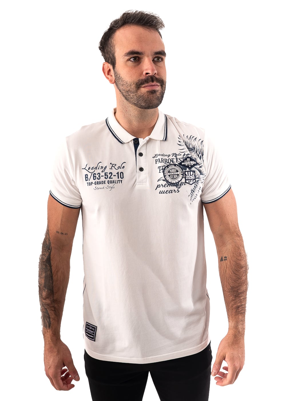 POLERA MANGA CORTA CON ESTAMPADOS Y BORDADOS - 1