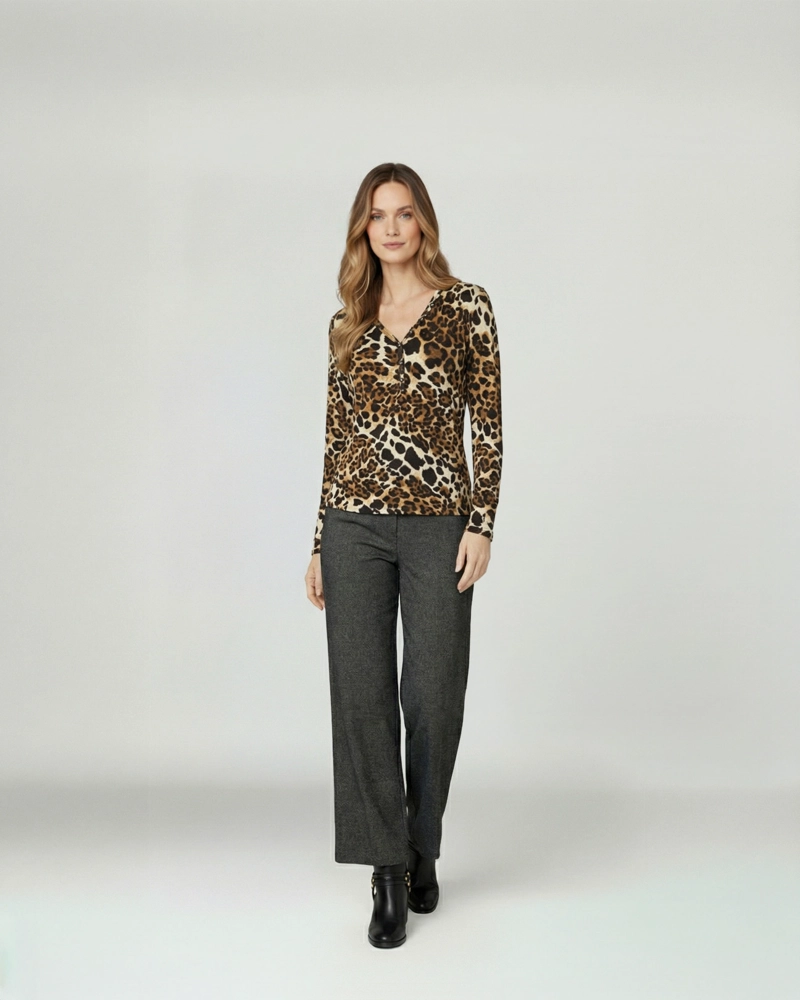 POLERA MUJER GIANNA REGULAR CUELLO EN V MANGA AJUSTADA LEOPARDO LINEATRE - 3