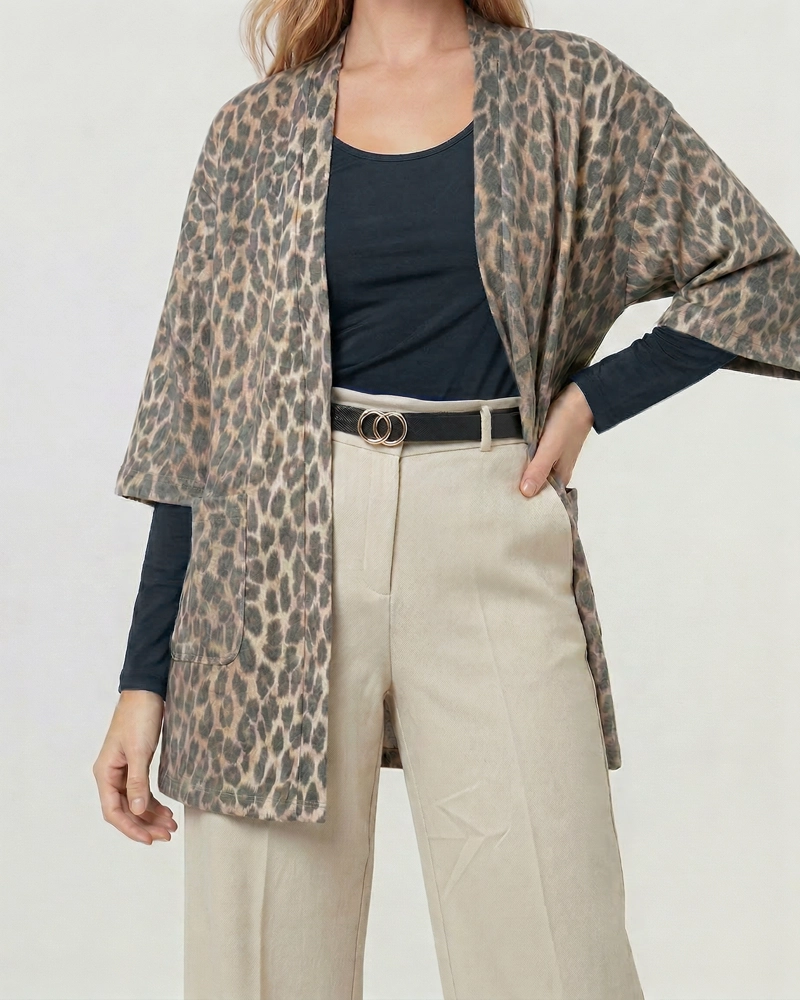 TAPADO MUJER JULIETA RELAXED CUELLO TIPO KIMONO MANGA CAIDA LEOPARDO LINEATRE - 1