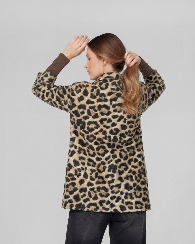 ABRIGO MUJER LIA RELAXED CUELLO TIPO CAMISA MANGA SUELTA LEOPARDO LINEATRE - 2
