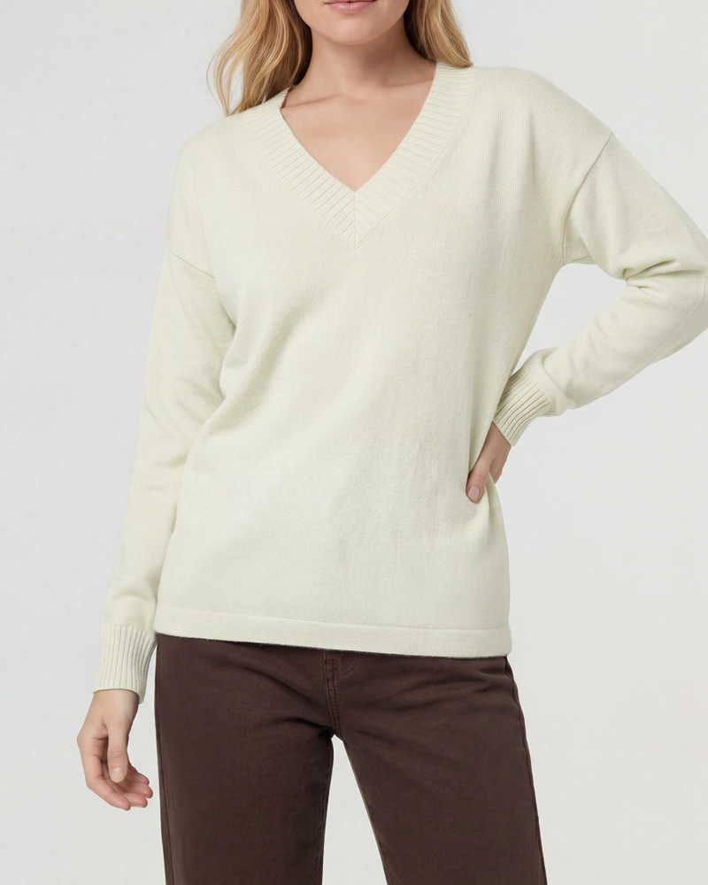 SWEATER MUJER GIOVANNA CUELLO EN V CRUDO LINEATRE - 4