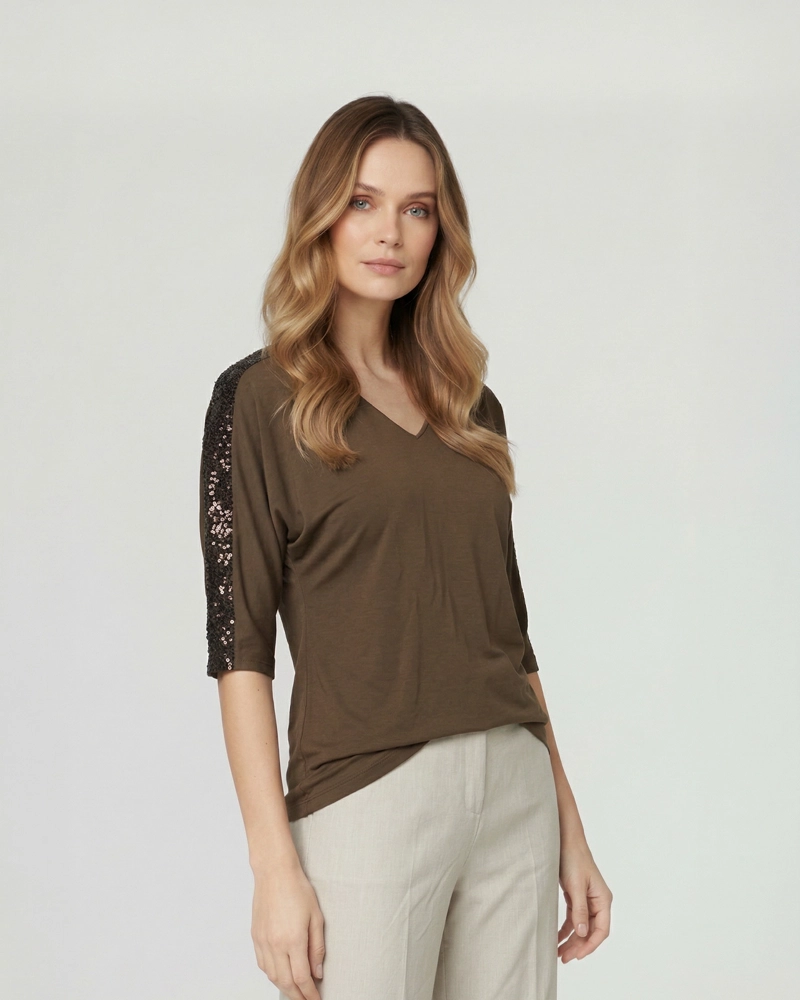 POLERON MUJER MONTSERRAT RELAXED CUELLO EN V MANGA CAIDA CHOCOLATE LINEATRE - 1